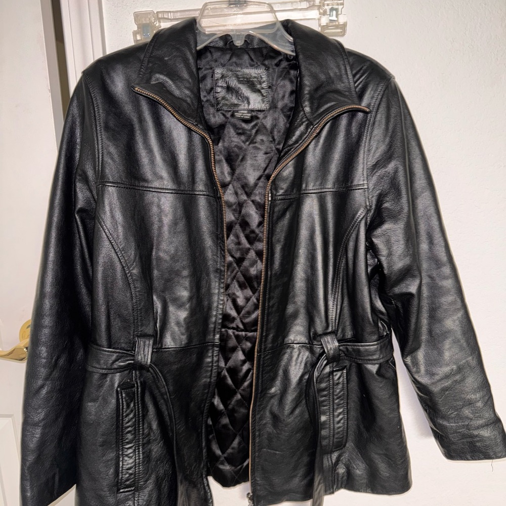 80’s vintage Women's Black genuine Leather Jacket